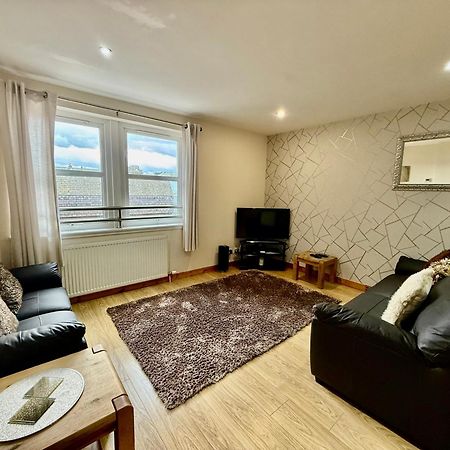 Azim And Suzi'S City Centre Apartment 인버네스 외부 사진