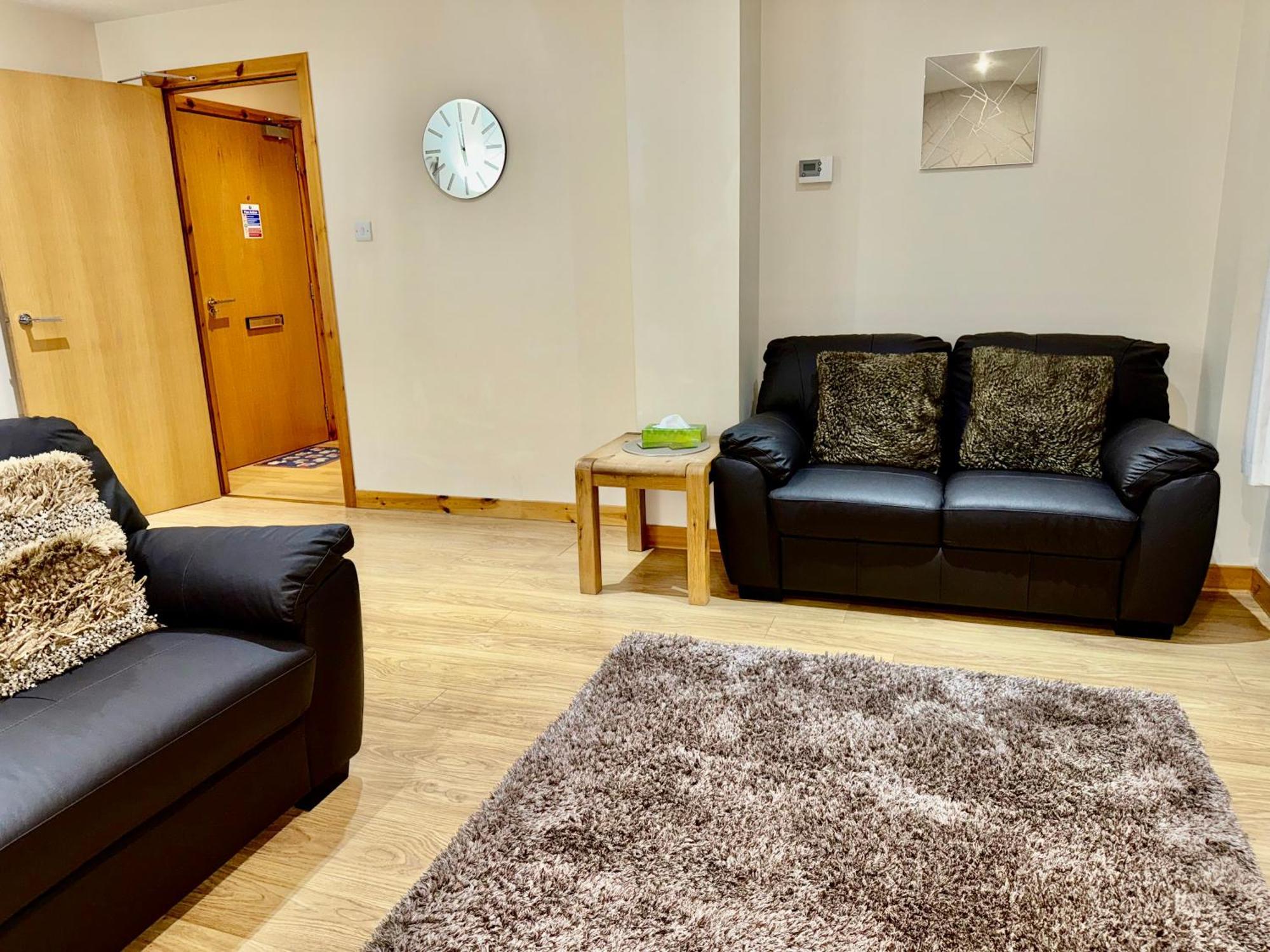 Azim And Suzi'S City Centre Apartment 인버네스 외부 사진