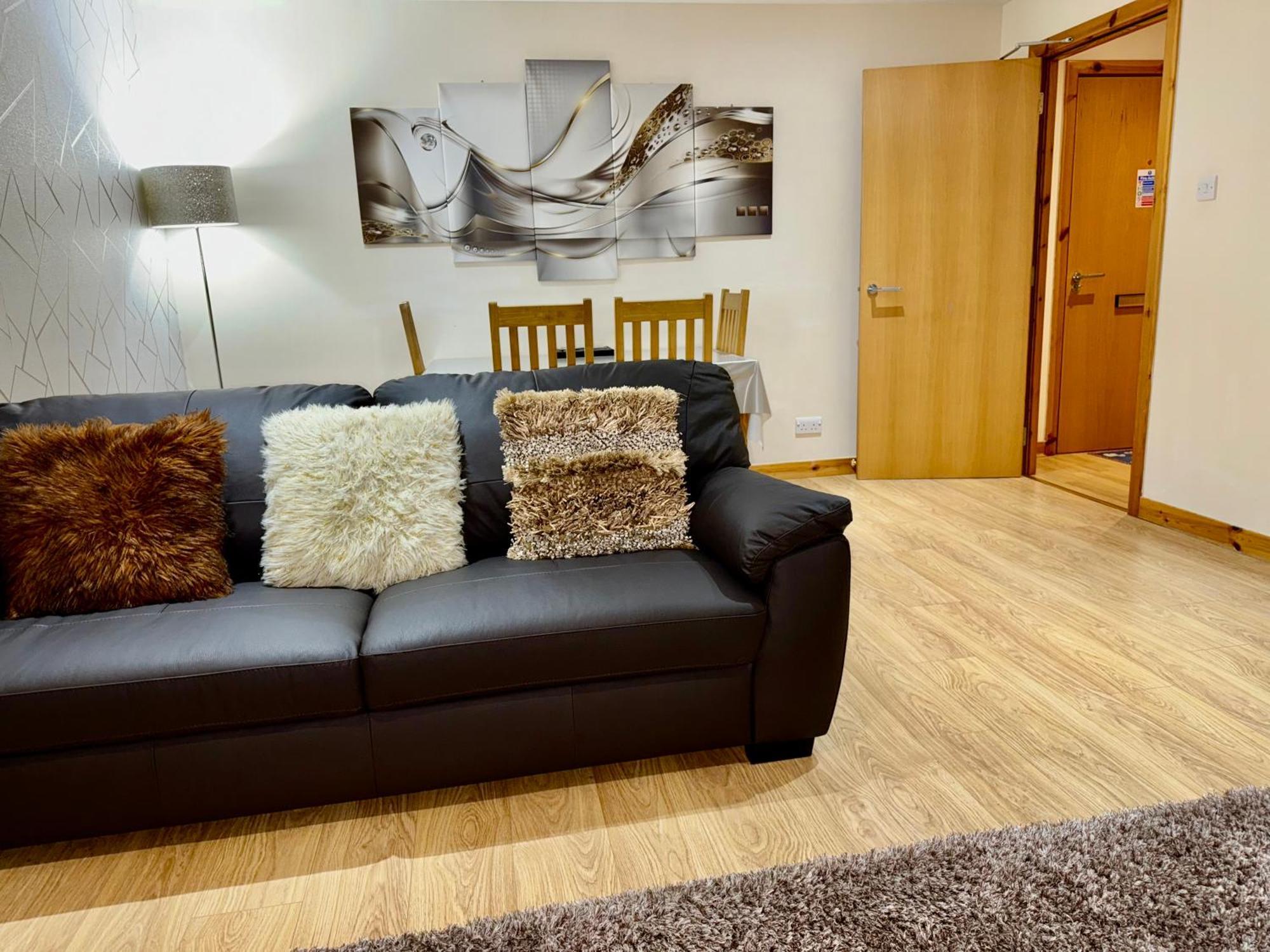 Azim And Suzi'S City Centre Apartment 인버네스 외부 사진