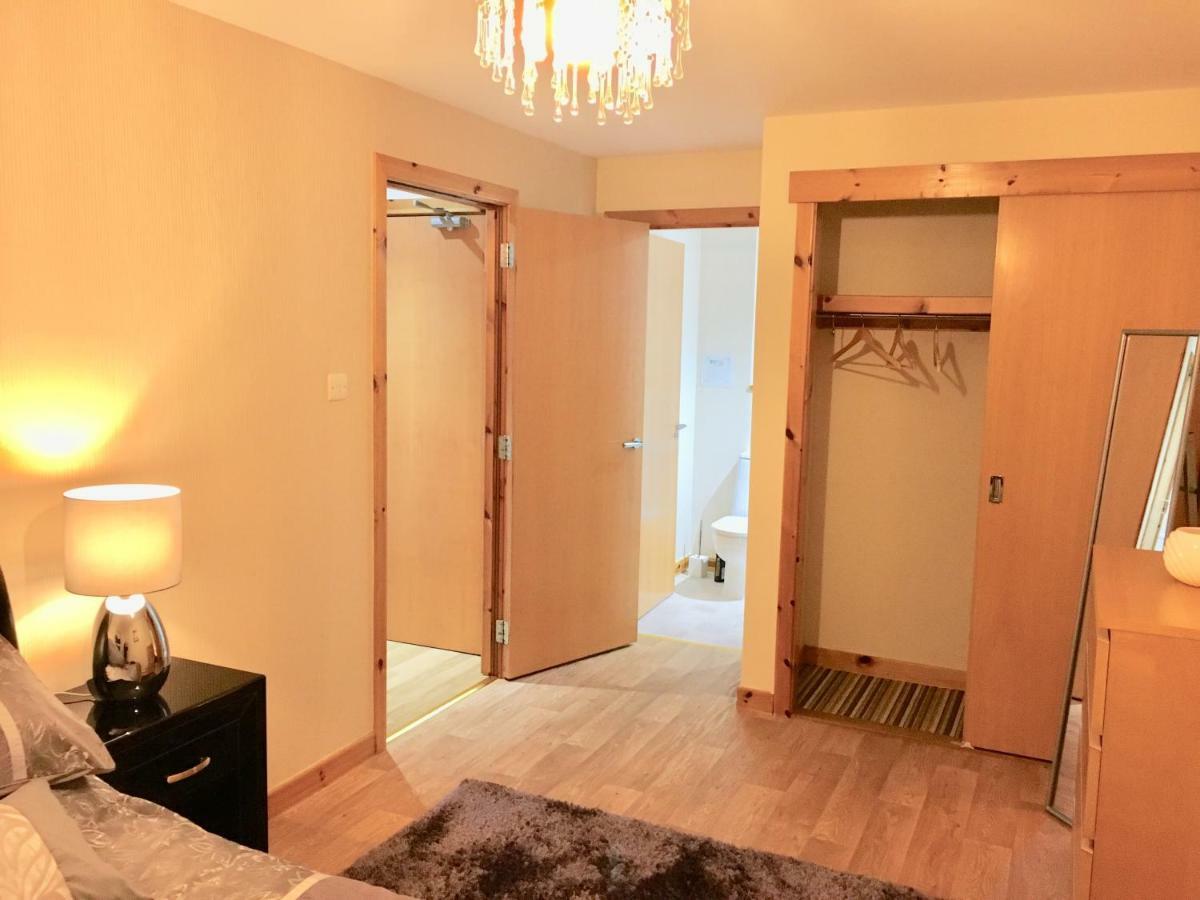 Azim And Suzi'S City Centre Apartment 인버네스 외부 사진