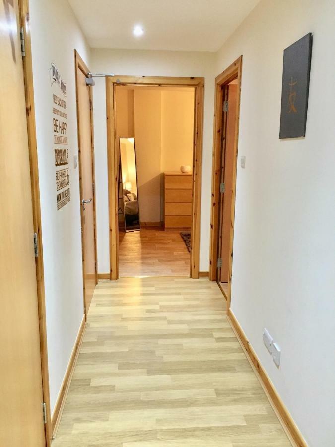 Azim And Suzi'S City Centre Apartment 인버네스 외부 사진